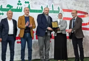 وزير الصحة الدكتور ركان ناصر الدين و النائب بلال عبدالله في تكريم الدكتورة غنى عمر الحاج شحادة عدد من الشخصيات و الفاعليات البلدية و الاجتماعية و الصحية