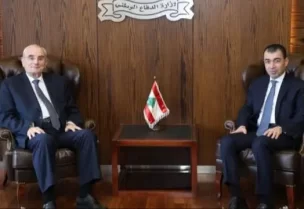وزير الدفاع الوطني اللواء ميشال منسى في مكتبه في اليرزة، النائب سيزار أبي خليل
