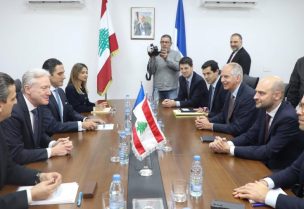 من اللقاء الذي جمع وزير الخارجية والمغتربين يوسف رجي مع نظيره الفرنسي جان نويل بارو
