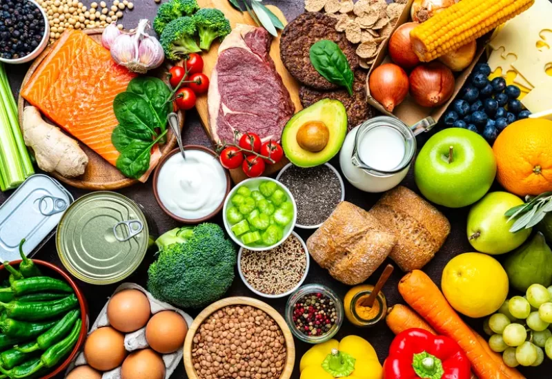 طب وصحة – مخفوق البروتين بدلاً من الوجبات… خيار صحي أم خطر؟