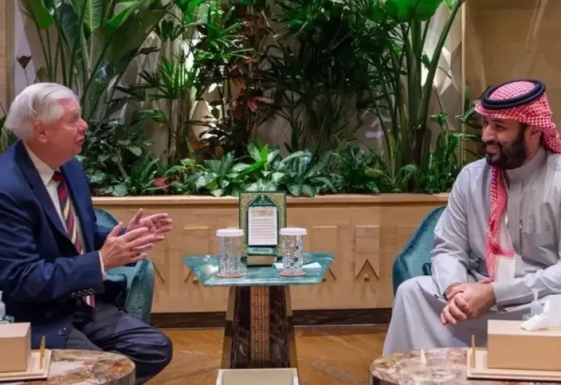 ولي العهد السعودي الأمير محمد بن سلمان لدى اجتماعه مع السيناتور الأميركي ليندسي غراهام في الرياض