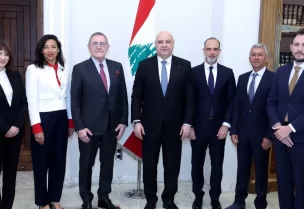 رئيس الجمهورية اللبنانية جوزاف عون مع المبعوث الخاص للرئيس الفرنسي لمبادرة الممر الاقتصادي بين الهند والشرق الأوسط وأوروبا جيرار مِستراليه