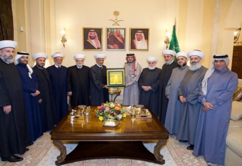 السفير السعودي وليد بخاري مع مفتي الجمهورية اللبنانية الشيخ عبد اللطيف دريان