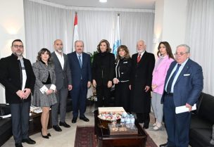 وزير المالية ياسين جابر يلتقي وفداً من كتاب العدل