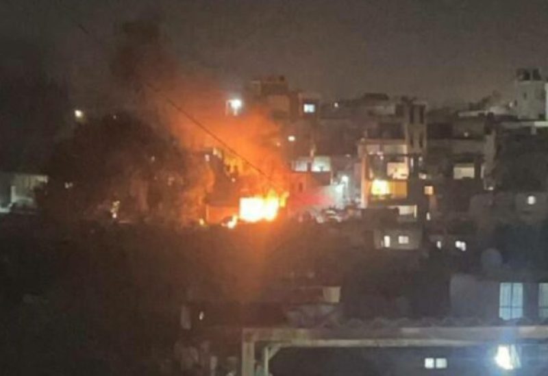 لبنان – بالفيديو: مسيرة إسرائيلية تستهدف سيارة في حاروف جنوب لبنان