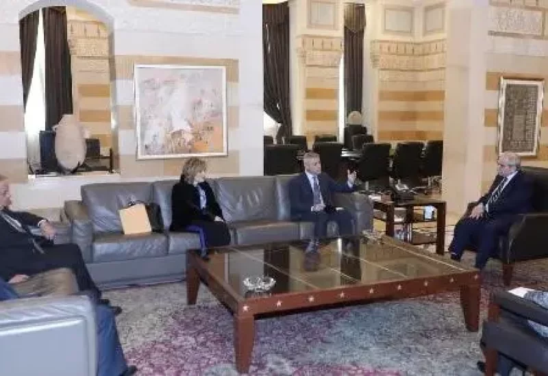 رئيس مجلس الوزراء نواف سلام في السرايا الحكومية وفداً من المجلس الأعلى للجمارك برئاسة العميد مصباح خليل، وضمّ المديرة العامة للجمارك غراسيا القزي