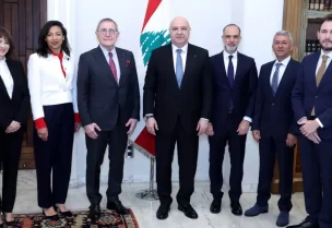 رئيس الجمهورية العماد جوزاف عون المبعوث الخاص للرئيس الفرنسي لمبادرة الممر الاقتصادي بين الهند والشرق الأوسط وأوروبا IMEC جيرار ميستراليه، خلال استقباله في قصر بعبدا بحضور وزير الأشغال العامة والنقل فايز رسامني،