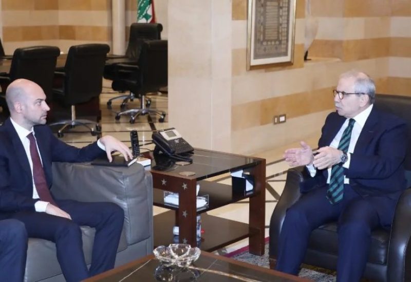 رئيس مجلس الوزراء الدكتور نواف سلام يستقبل وزير الخارجية الفرنسية جان نويل بارو