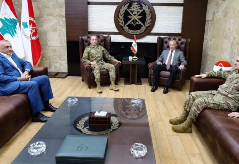 قائد الجيش العماد رودولف يستقبل مستشار الدفاع البريطاني الأول لشؤون الشرق الأوسط وشمال إفريقيا Vice Admiral Edward Ahlgren والسفير البريطاني هاميش كاويل