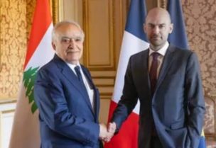وزير الثقافة غسان سلامة وزير الخارجية الفرنسي جان نويل بارو