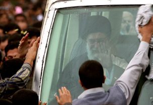 صورة أرشيفية للمرشد الإيراني علي خامنئي