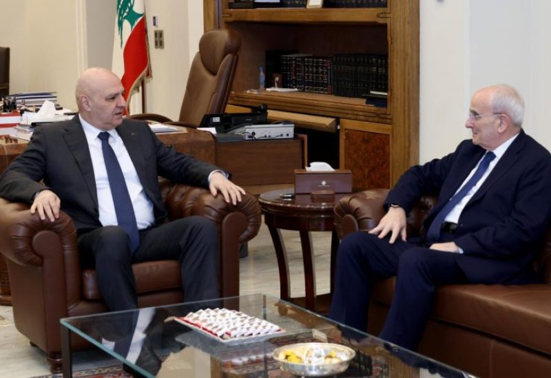 رئيس الجمهوريّة جوزاف عون ووزير الدفاع الوطني ميشال منسّى