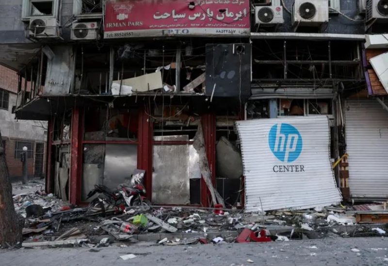 دمار في مبنى في طهران جراء الهجوم الإسرائيلي
