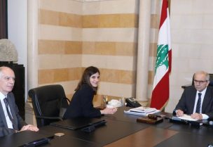 رئيس مجلس الوزراء الدكتور نواف سلام يستقبل الوزيرة المفوضة لدى وزارة الجيوش الفرنسية أليس روفو، في حضور السفير الفرنسي هيرفيه ماغرو