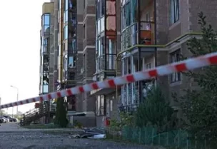 مبنى سكني تعرض لأضرار بسبب القصف في بيلجورود بروسيا في صورة من أرشيف رويترز.
