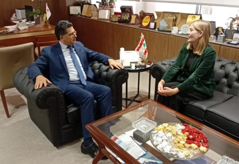 وزير الإعلام المحامي بول مرقص في مكتبه في الوزارة سفيرة النروج هيلدي هارالستاد