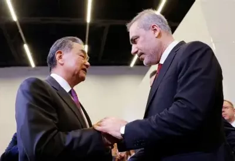 وزير الخارجية التركي ونظيره الصيني يبحثان جهود إنهاء حرب إيران