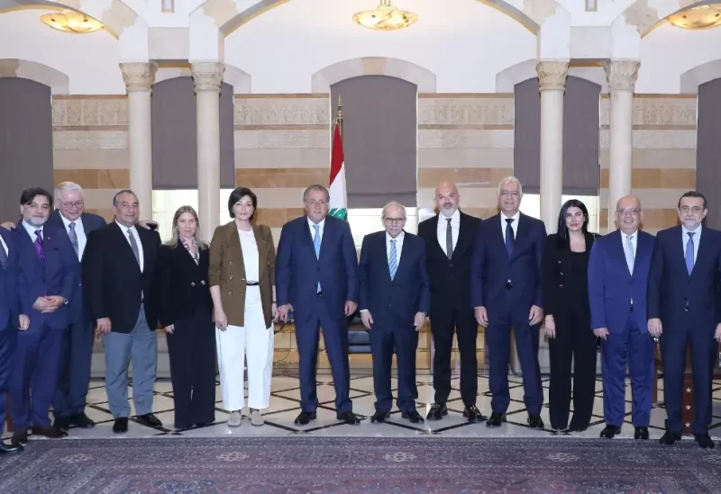 رئيس مجلس الوزراء الدكتور نواف سلام في السرايا بعد ظهر اليوم، وفدًا من "تجمع كلنا بيروت" برئاسة الوزير السابق محمد شقير