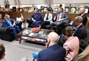 ر وزير الإعلام الدكتور بول مرقص خلال استقباله رئيسة بعثة الاتحاد الأوروبي في لبنان على رأس وفد يضم سفراء وممثلي عدة دول أوروبية