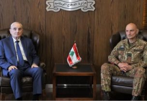 وزير الدفاع اللبناني اللواء ميشال منسى ورئيس أركان الدفاع الإيطالي الجنرال لوتشيانو بورتولانو