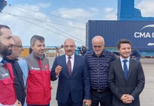 وصول شحنة المساعدات التركية إلى مرفأ بيروت لدعم المتضررين من العدوان الإسرائيلي