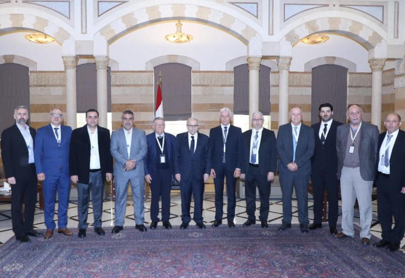 لبنان – وتعهد الرئيس سلام خلال لقائه وفدا من عمداء القرى الحدودية بتقديم الدعم وتقديم المساعدات