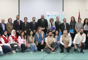 أطلق وزير الصحة العامة في لبنان الدكتور ركان ناصر الدين الاستراتيجية الوطنية للتحصين، بالتعاون مع الاتحاد الأوروبي واليونيسف ومنظمة الصليب الأحمر اللبناني وتحالف غافي، وذلك في مستشفى الحريري الحكومي الجامعي، بالتزامن مع الأسبوع العالمي للتحصين 2026.