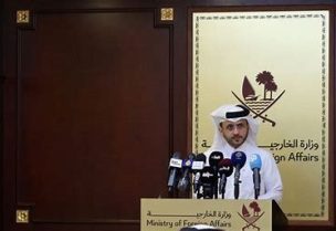 المتحدث باسم وزارة الخارجية القطرية ماجد الأنصاري يتحدث خلال مؤتمر صحفي بمقر الوزارة في الدوحة بصورة من أرشيف رويترز.