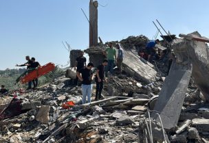 آثار غارة إسرائيلية على السكسكية في جنوب لبنان. رويترز