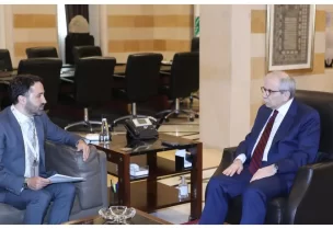 رئيس مجلس الوزراء الدكتور نواف سلام، في السرايا الحكومية، المدير العام لمستشفى رفيق الحريري الجامعي الدكتور محمد الزعتري