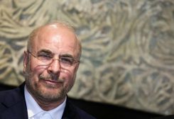 كبير المفاوضين الإيرانيين ورئيس مجلس الشورى الإسلامي محمد باقر قاليباف خلال مؤتمر صحفي في بيروت بصورة من أرشيف رويترز.