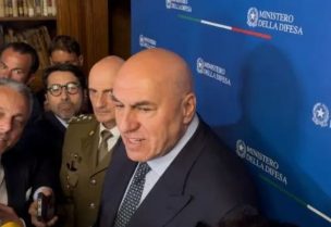 وزير الدفاع الايطالي غيدو كروسيتو