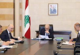 سلام مستقبلاً وزيري الداخلية والأشغال ورئيس جهاز أمن المطار لمتابعة تشغيل مطار القليعات