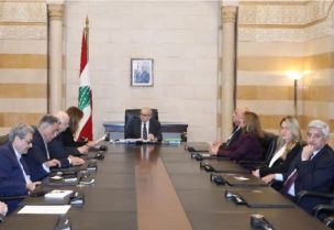 الرئيس سلام مستقبلاً وفد منتدى غسان سكاف