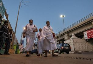 الحجاج يتوافدون إلى «منى» إيذاناً ببدء أعظم رحلة إيمانية