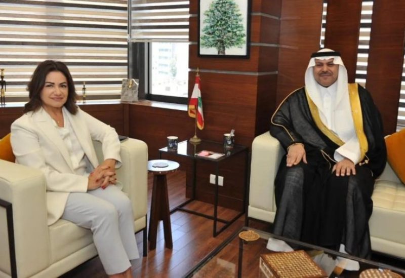 وزيرة الشؤون الاجتماعية حنين السيد، في مقر الوزارة، وسفير المملكة العربية السعودية الدى لبنان فهد بن عبد الرحمن الدوسري
