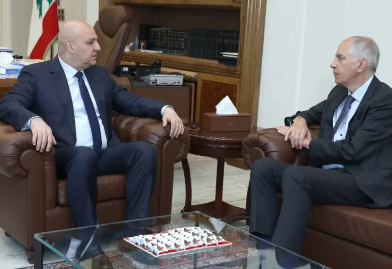 رئيس الجمهورية العماد جوزاف عون في قصر بعبدا قبل ظهر اليوم مع سفير فرنسا في لبنان هيرفيه ماغرو