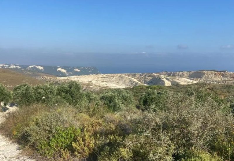 لجنة كفرحزير البيئية تطالب بوقف عمل المقالع وإلغاء رسوم احتكار الاسمنت