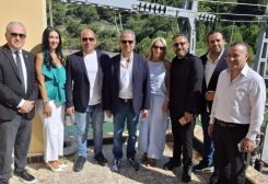 وزير الطاقة والمياه جو الصدي جولته في قضاء جزين بزيارة معمل بولس أرقش لإنتاج الطاقة الكهرومائية في قتالة، التابع للمصلحة الوطنية لنهر الليطاني، برفقة النائبين غادة أيوب وسعيد الأسمر ورئيس اتحاد بلديات منطقة جزين بسام رومانوس