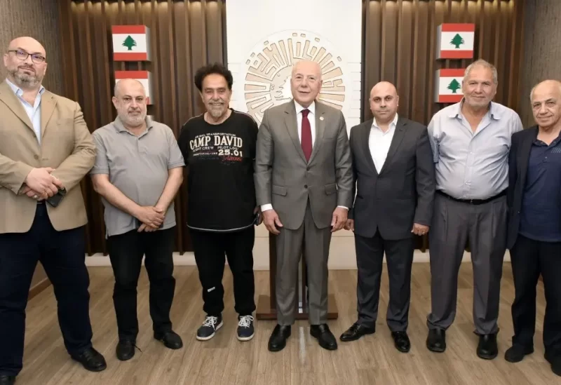 رئيس غرفة التجارة والصناعة والزراعة في طرابلس والشمال توفيق دبوسي وفداً من اللجان المشتركة المكلفة متابعة ملف إعادة تشغيل مطار الرئيس الشهيد رينيه معوض (القليعات)