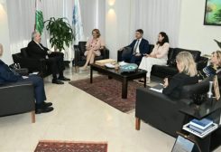 وزير المال ياسين جابر نائب مدير العلاقات الاقتصادية في وزارة المال الفرنسية فاني لا بارت