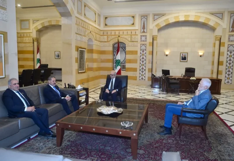 رئيس مجلس الوزراء مع الممثل الخاص للرئيس الفلسطيني وعضو اللجنة المركزية لحركة فتح