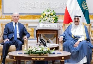 وزير الداخلية والبلديات أحمد الحجار، أمير الكويت الشيخ مشعل الأحمد الجابر الصباح