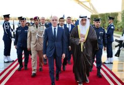 وزير الداخلية والبلديات أحمد الحجار والنائب الأول لرئيس مجلس الوزراء وزير الداخلية الشيخ فهد يوسف سعود الصباح
