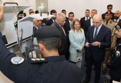 وزير الداخلية والبلديات أحمد الحجار في زيارة للإدارة العامة للجنسية ووثائق السفر الكويتية وقطاع الأمن الجنائي