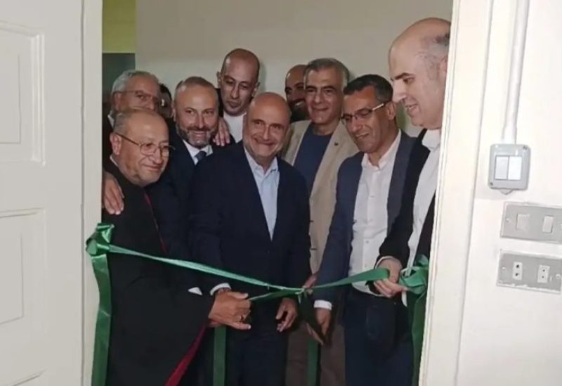 وزير الزراعة الدكتور نزار هاني، وبحضور رسمي وشعبي واسع ضم نواب المنطقة، وممثلين عن الرئيس ميشال سليمان والبطريرك الماروني الكاردينال مار بشارة بطرس الراعي، إلى جانب رؤساء اتحادات البلديات والبلديات والمخاتير وفعاليات سياسية ودينية واجتماعية، إضافة إلى مسؤولي وزارة الزراعة والمزارعين والمنتجين.