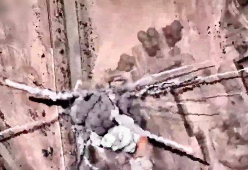 لقطة شاشة مأخوذة من مقطع فيديو نشره الجيش الإسرائيلي يقول إنه يُظهر ضربة على منظومة دفاع جوي في إيران في مكان غير معلوم. نُشر مقطع الفيديو في الثامن من يونيو حزيران 2026. (صورة من الجيش الإسرائيلي حصلت عليها رويترز من طرف ثالث. ملاحظات التحقق: لم تتمكن رويترز من التحقق من موقع الفيديو أو تاريخ تسجيله)