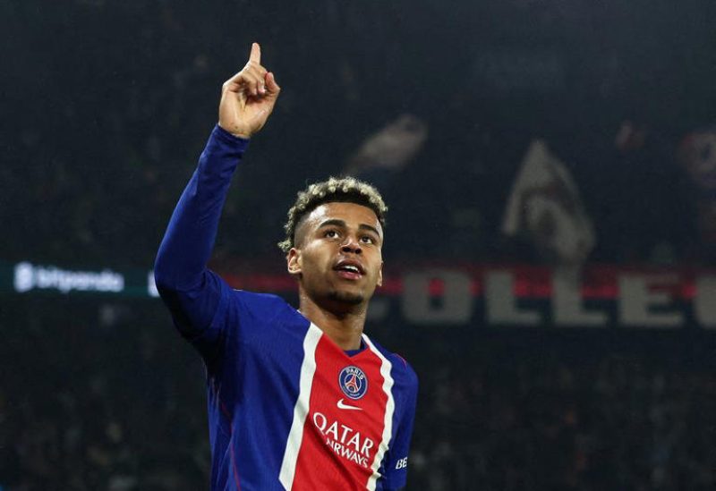 ديزيريه دوي، لاعب باريس سان جيرمان، يحتفل بتسجيل هدفا لفريقه خلال مباراة بالدوري الفرنسي الدرجة الأولى لكرة القدم يوم 10 مايو أيار 2026. تصوير: كاترين ستينكست - رويترز