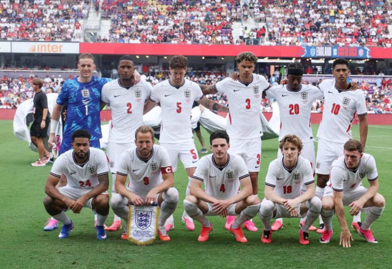 لاعبو منتخب إنجلترا يقفون لإلتقاط صورة قبل مباراة في أورلاندو بولاية فلوريدا الأمريكية يوم 10 يونيو حزيران 2026. تصوير: ناثان راي سيبك إيماجن إميدجيز الشريكة لرويترز