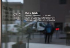 منظر لمدخل محكمة التحكيم الرياضية في لوزان بسويسرا بصورة من أرشيف رويترز.